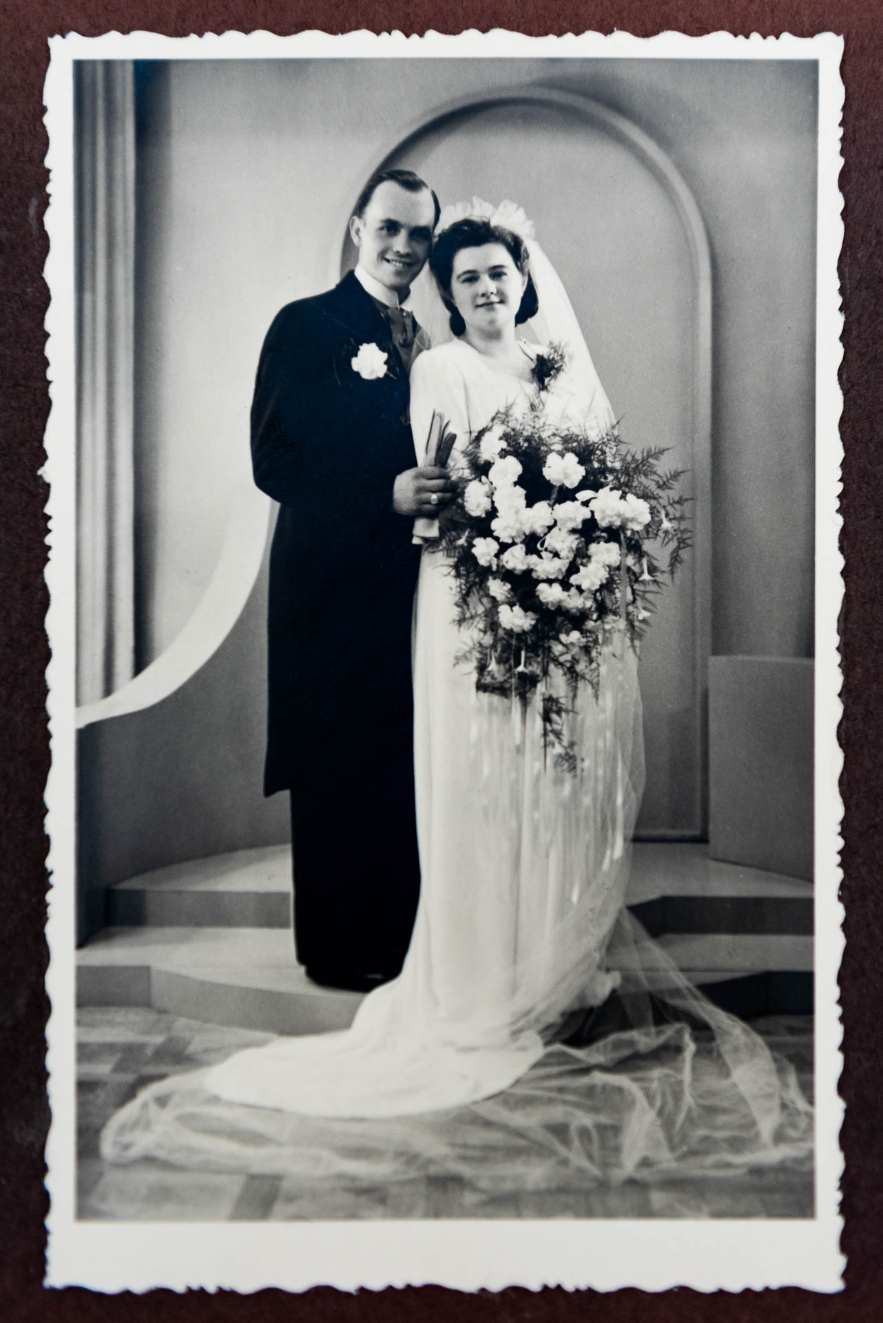 Bridal photo when platinum red coral brilliant wedding 70 years ago | Echtpaar Hesterman-Karmelk | Portrait Photographer Michiel Borgart - Forever Images.
